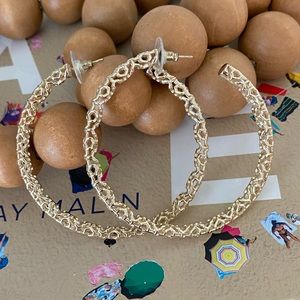 Kendra Scott Maggie Large Hoops in Gold✨